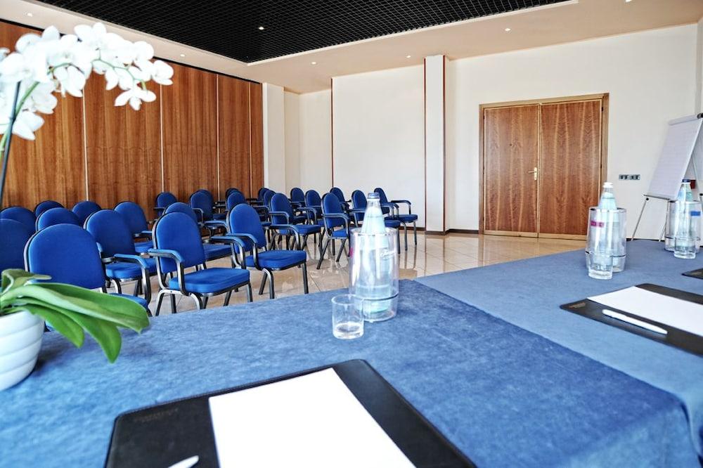 Meditur Hotel Pomezia Kültér fotó