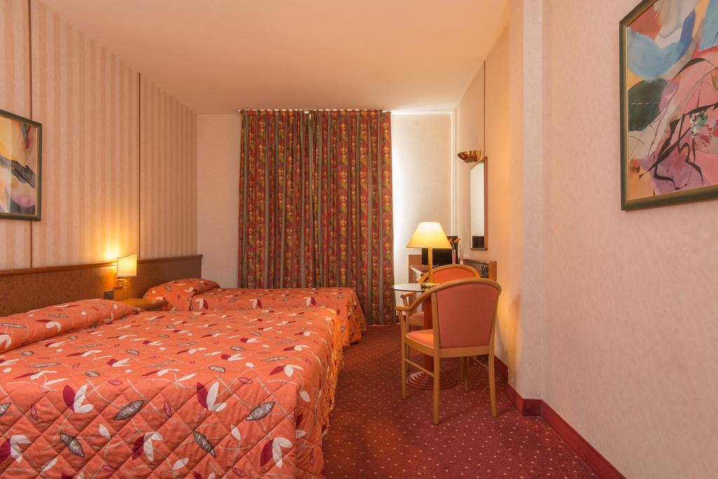 Meditur Hotel Pomezia Kültér fotó